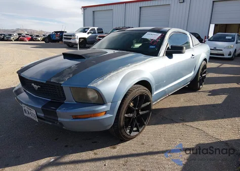 2007 Ford Mustang V6 Deluxe/V6 Premium z USA, uszkodzony, nr VIN 1ZVFT80N175258095